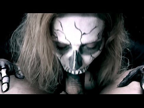 ❤️ Demoon meisie suig haan met haar swart mond en sluk cum. ❤ Porno op af.pornoincest.ru ️❤